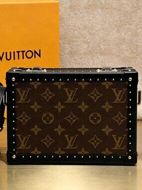 Louis Vuitton Clutch Box Monogram Macassar